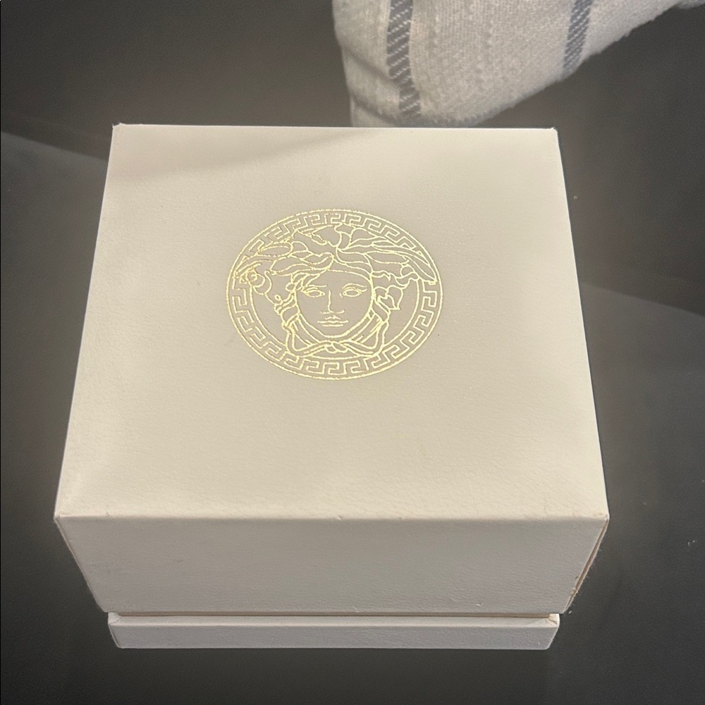 Versace Men's Watch in Black and Gold - Picture 8 of 9